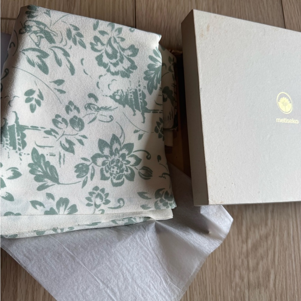 metiseko silk infinity scarf from Vietnam